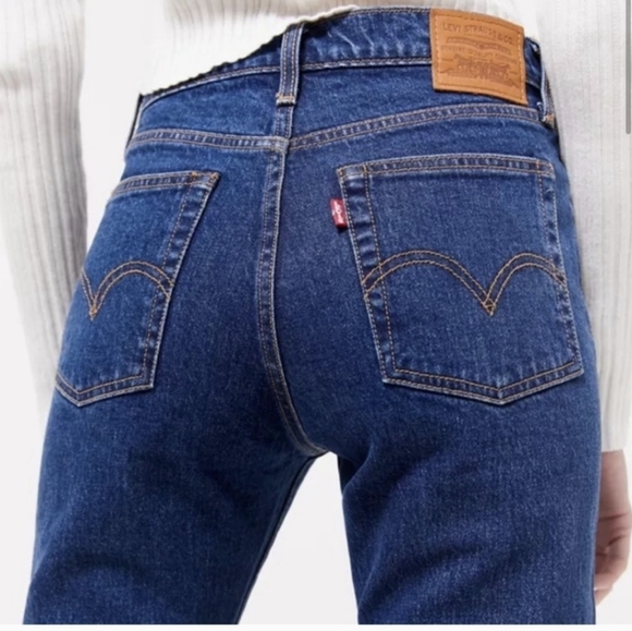 LEVI'S Wedgie Straight Jean - Picture 1 of 9